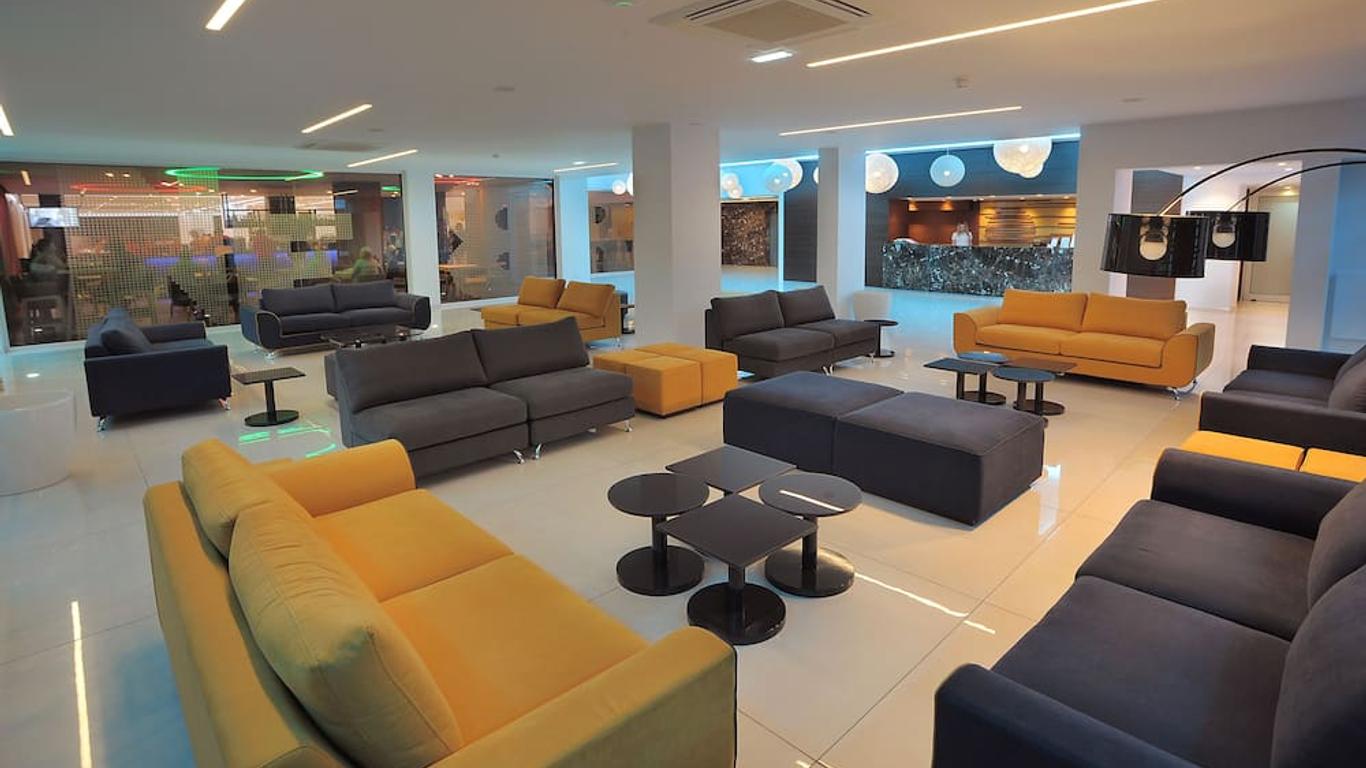 Nelia Beach Hotel & Spa