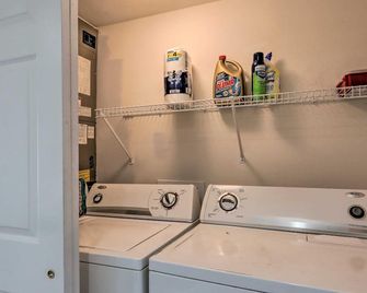 Boat Ramp, Dock & Slip: Step-Free Camdenton Condo! - Camdenton