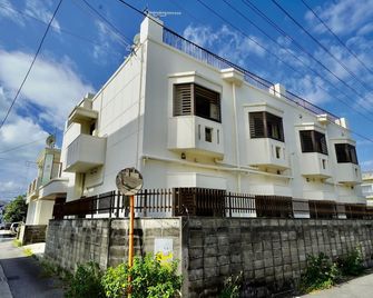 Hotel Ishigaki and Chikonkiya - İshigaki - Bina