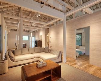 Tida - Motobu - Living room