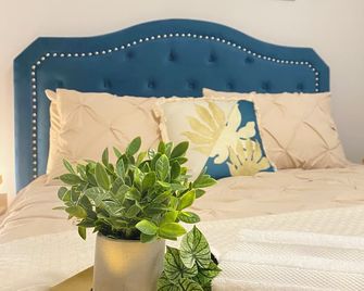 The Private Central Edmonton Suite - Comfortable & Fully-Equipped Basement Suite - Edmonton