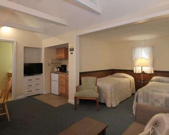 Village Green Motel - South Yarmouth