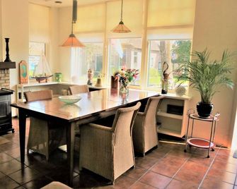 Apartment in Giethoorn by Scenic Canals - Giethoorn - Їдальня