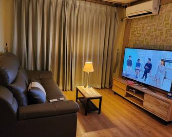 Anneth's home for you - Geoje - Living room