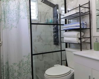 Oceanview Apartment with Rooftop - Quebradillas