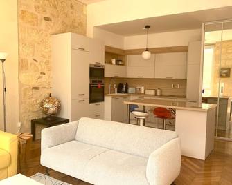 Fantastic 3-Room apartment heart of les Chartrons - Bordeaux - Bordeaux - Wohnzimmer