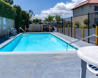 Motel Moonlight - Anaheim - Piscina