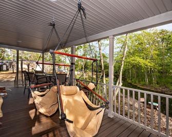 Swan Lake Resort - Galloway - Balcón