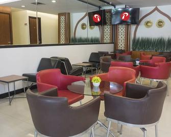 d'primahotel Airport Jakarta 1 - Tangerang City - טרקלין