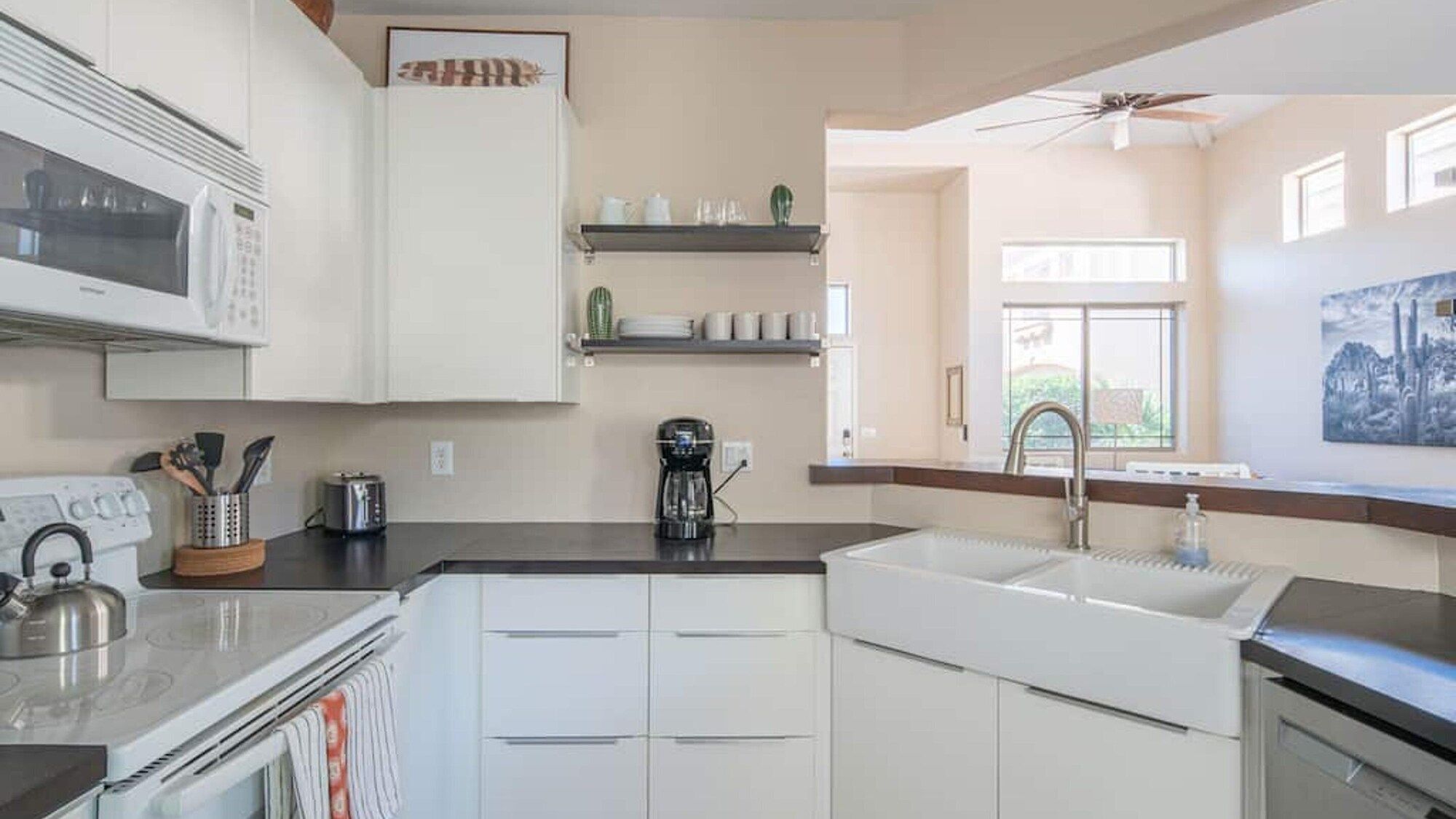 Stylish Cave Creek 3 Bdrm Vacation Home! - קייב קריק - מטבח