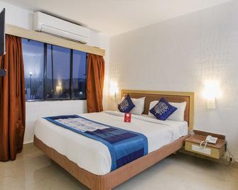 OYO 10209 Hotel Avs Sweet Magic - Hyderabad - Bedroom