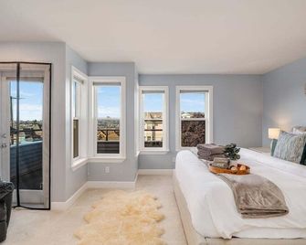 Perch - Phinney Guest House: Spacious 3br | Downtown Fremont | Parking - Seattle