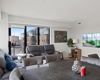 'Unity Of Evanston' 3 Bdr+2ba Modernluxe High Rise - Evanston - Living room
