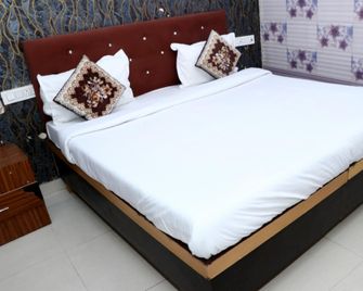 Goroomgo The Silver Chandigarh - Chandigarh - Habitación