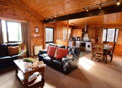Leny Estate - Stirling - Living room