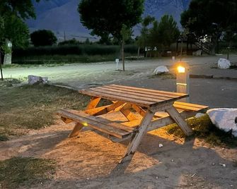 Alabama Hills Mt. Whitney Lakeside Rv Camping Site #5 - Olancha - Patio