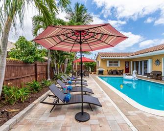 New| Heated Pool- Stunning Villa | Resort Style | Fenced| Private|near Beach - Fort Lauderdale - Piscina