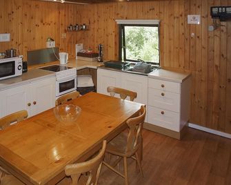 Spacious two storey A-frame lodge. - Holsworthy