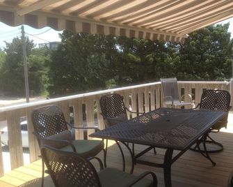 Beautiful Beach House/Great Location - Barnegat Light - Balcony