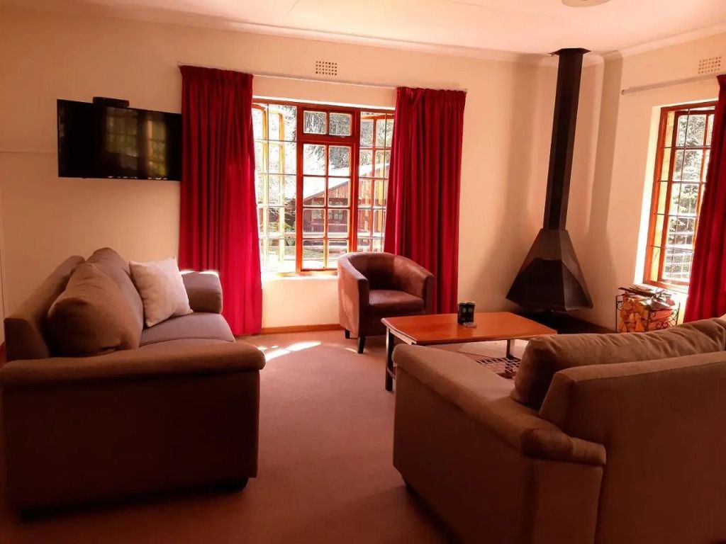 Crane Cottage - Dullstroom - Вітальня