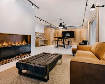 das bleibt Alpine Suites - שלאדמינג - סלון