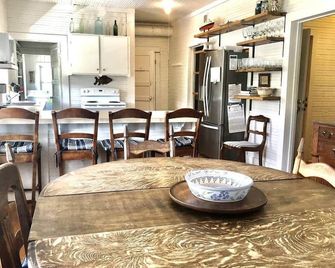 Pawleys Island Rustic Beach House - Pawleys Island - Їдальня