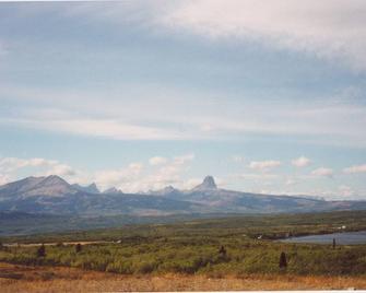 Duck Lake frontage, near Babb,Glacier Park, St. Mary's, Many Glacier,Waterton Pk - Babb - Outdoors view