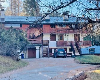 Apartment with spectacular panoramic terrace - Cortina d'Ampezzo - Building