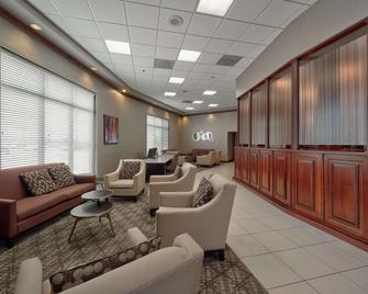 DoubleTree by Hilton Hotel Bloomington - Bloomington - Lounge