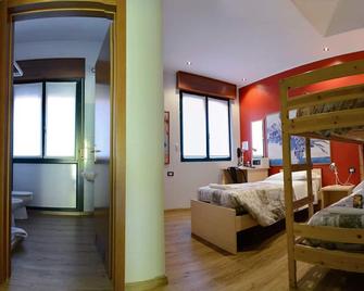 Central Hostel Bg - Bergamo - Bedroom
