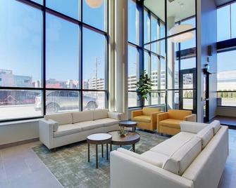 Luxury 2 Bed/2 Bath | Cle Clinic | Free Garage - Cleveland - Lounge