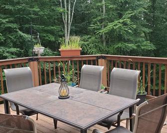 Great family house with deck Great location - East Stroudsburg - Balcony