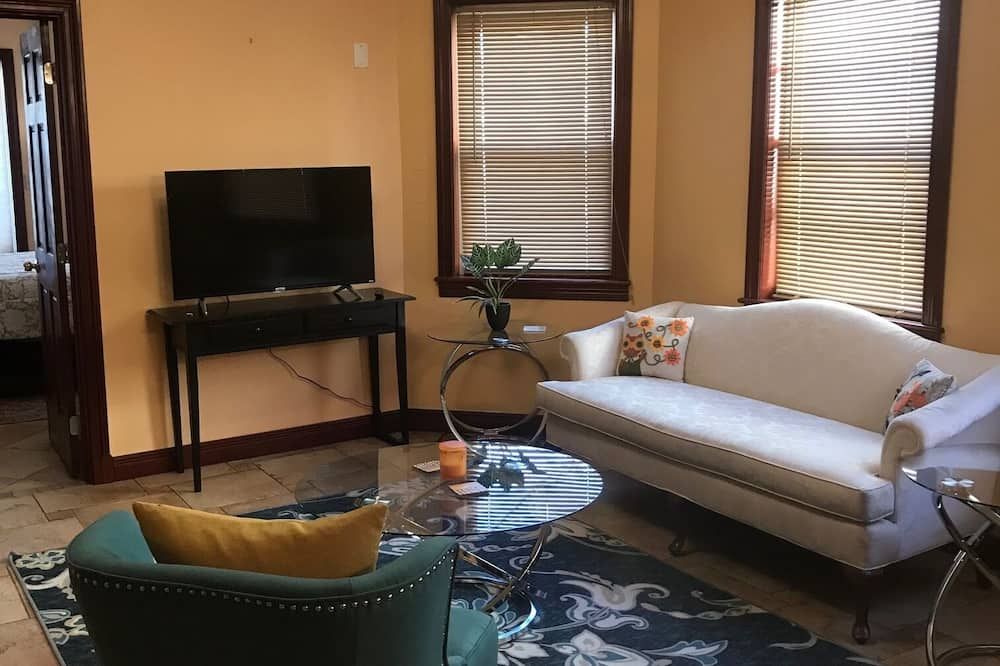 Union College , GE, Ellis Hospital and Rivers Casino - Niskayuna - Living room
