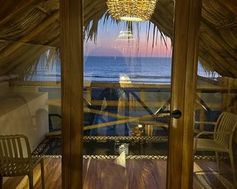 Mare Mio Hotel Boutique - Puerto Arista - Balcón