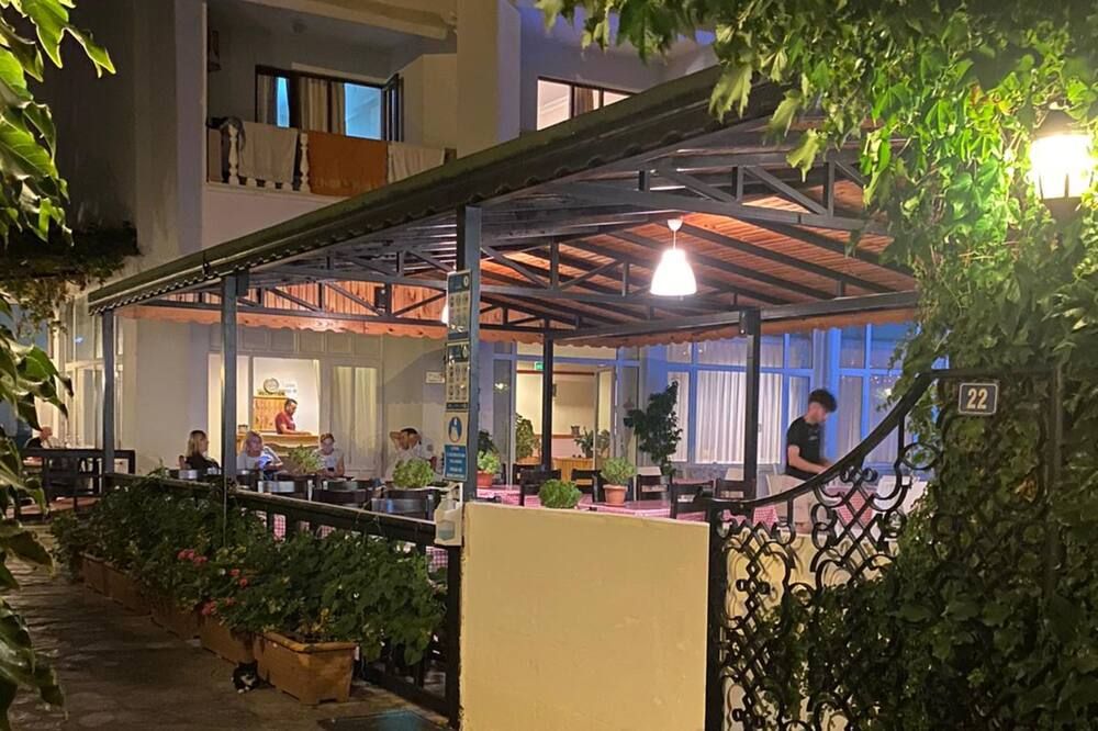 هوتل أنفير - مارماريس - شرفة مرصوفة