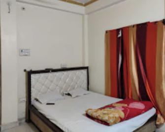 Goroomgo Siddhartha Inn Dehri - Sasarām - Bedroom
