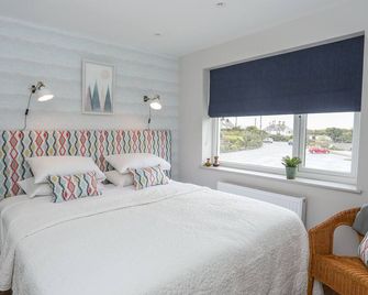 Burton Apartment - Holyhead - Sypialnia