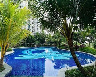 Seaview 2B1R 6pax condo Forest City - Gelang Patah - Zwembad