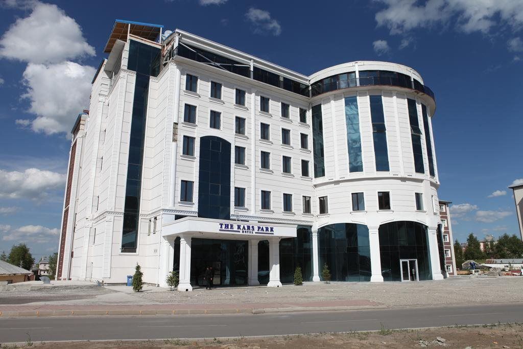 Kars Park Hotel - Kars - Budova
