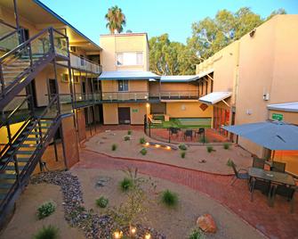 Stay at Alice Springs Hotel - Alice Springs - Building