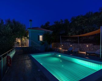 Kosyforema Villas - Gialova - Piscina