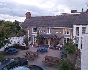 Porth Lodge - Newquay - Building