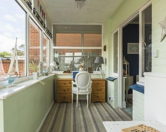 The Royson Guest House - שאנקלין - מרפסת