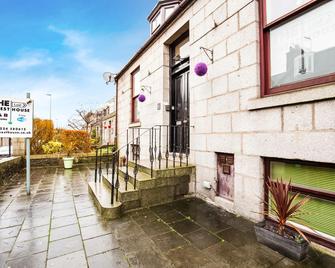OYO Lost Guest House Aberdeen - Aberdeen - Building