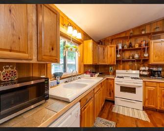 Charming 2-bedroom house in Hico, with bonus room - Hico - Küche