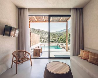 Monastery Estate Retreat - Sougia - Living room