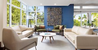 Fairfield Inn & Suites by Marriott Key West at The Keys Collection - Cayo Hueso - Sala de estar
