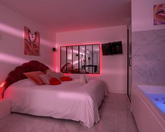 Suite Bulle D'amour Balnèo Spa & Terrasse À 5 Min Des Plages - Argelès-sur-Mer - Chambre