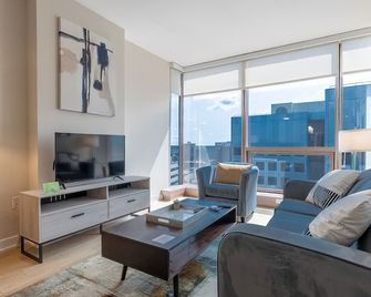 Luxury Apt with Pool - Stamford - Salon