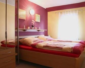 Flat 'Holiday flat Hirsch family' - Schöna - Bedroom